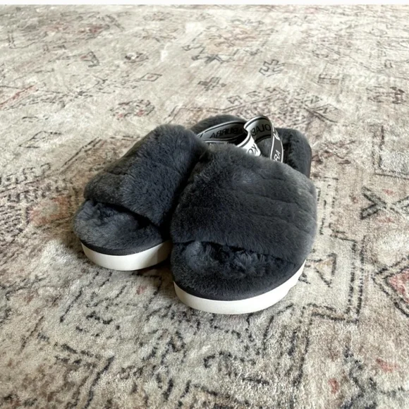 Ugg Koolaburra Women's FUZZ'N II Gray Slip On Slippers Fluff Yeah Faux Fur SZ 9 - Picture 5 of 7
